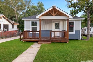 2210 Crockett, San Antonio, TX 78202