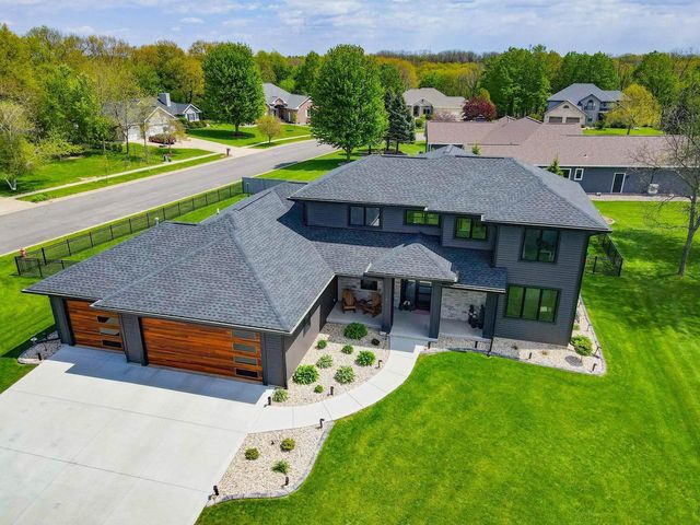 347 Fairway Circle, Edgerton, WI 53534