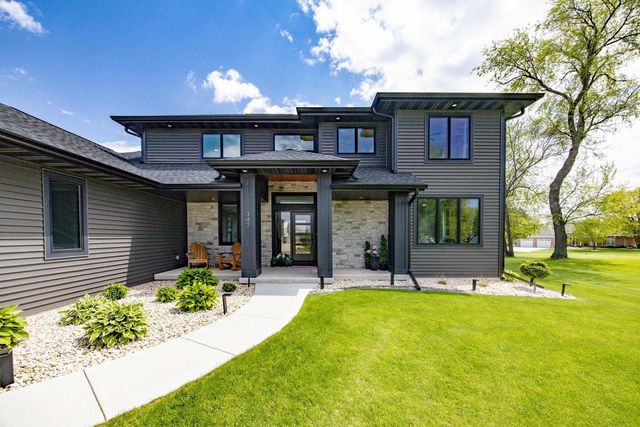 347 Fairway Circle, Edgerton, WI 53534