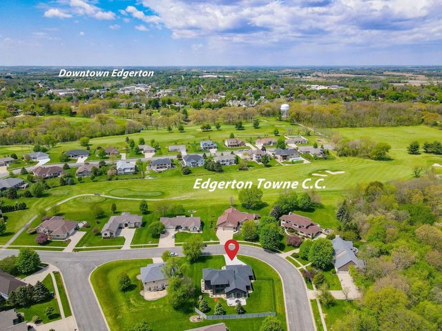 347 Fairway Circle, Edgerton, WI 53534