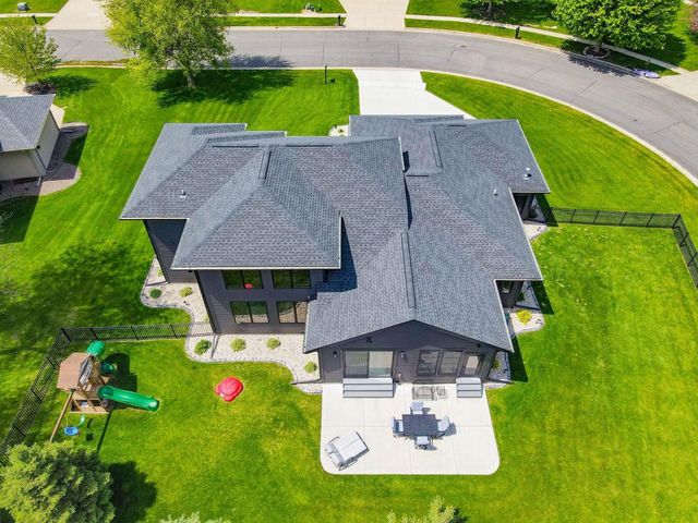 347 Fairway Circle, Edgerton, WI 53534
