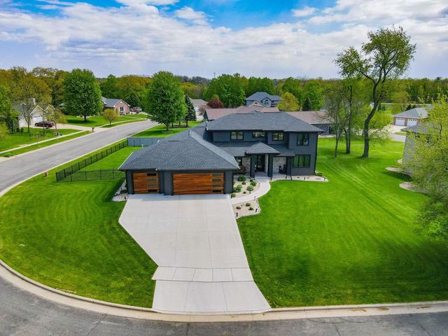 347 Fairway Circle, Edgerton, WI 53534