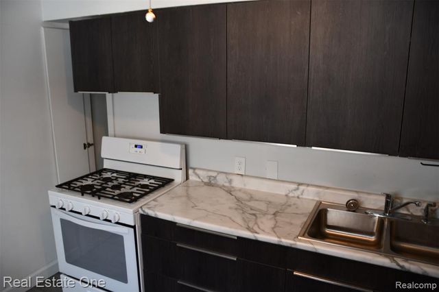 3026 Norcott Drive, Keego Harbor, MI 48320