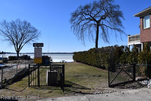 3026 Norcott Drive, Keego Harbor, MI 48320