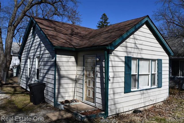 3026 Norcott Drive, Keego Harbor, MI 48320