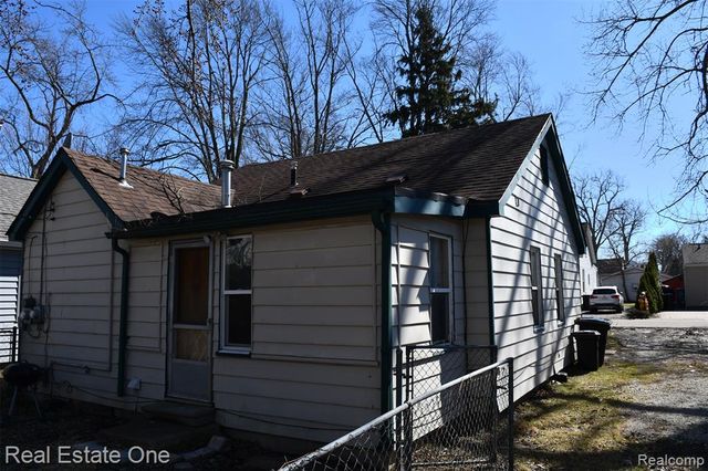 3026 Norcott Drive, Keego Harbor, MI 48320