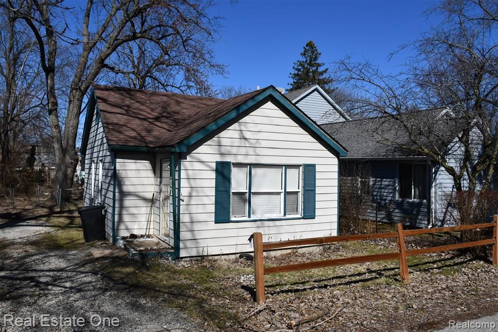 3026 Norcott Drive, Keego Harbor, MI 48320