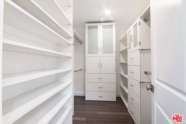 616 N Formosa Avenue, Los Angeles, CA 90036