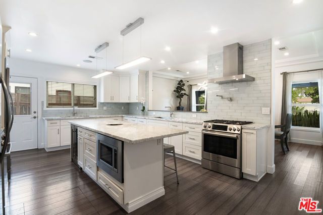 616 N Formosa Avenue, Los Angeles, CA 90036