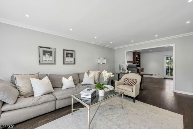 1 Morningside Dr, Livingston Twp., NJ 07039