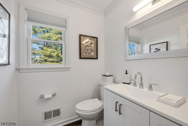 1 Morningside Dr, Livingston Twp., NJ 07039