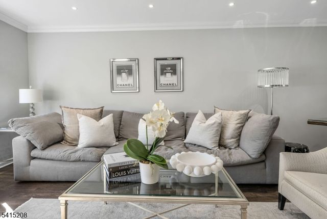 1 Morningside Dr, Livingston Twp., NJ 07039