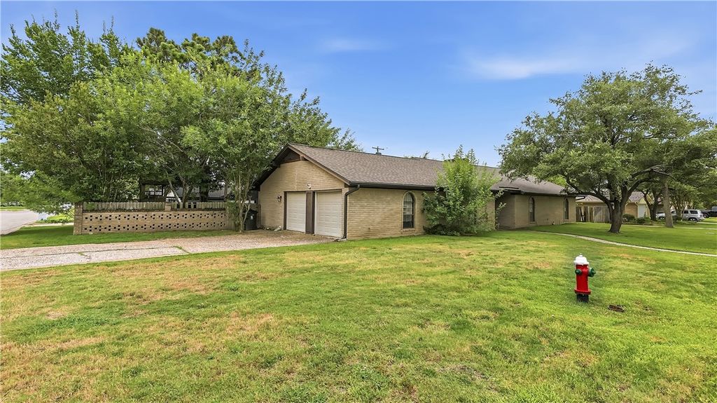 3901 Oak Bend Drive, Bryan, TX 77802 — photo 3