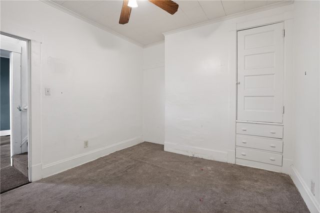 807 Maple Dr, White Oak, PA 15131