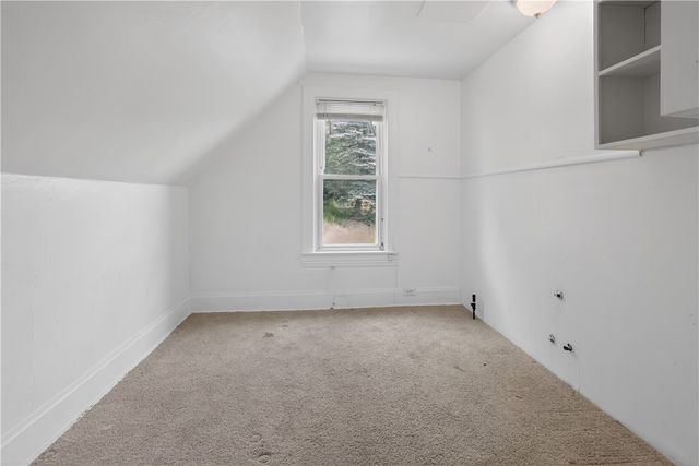 807 Maple Dr, White Oak, PA 15131