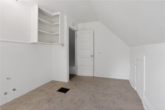 807 Maple Dr, White Oak, PA 15131