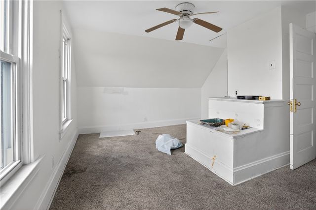 807 Maple Dr, White Oak, PA 15131