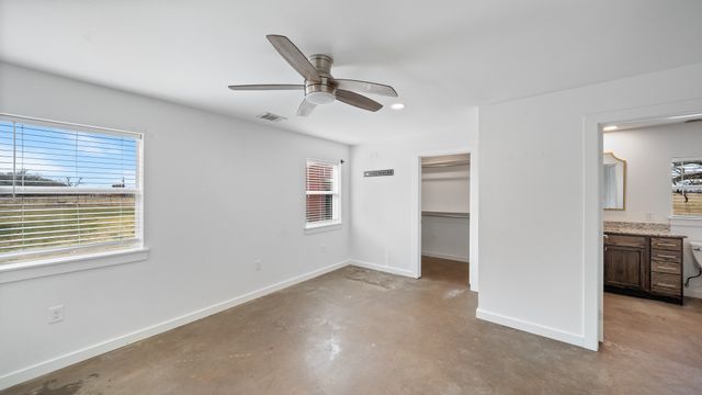 810 Vz County Road 2305, Canton, TX 75103