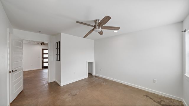 810 Vz County Road 2305, Canton, TX 75103