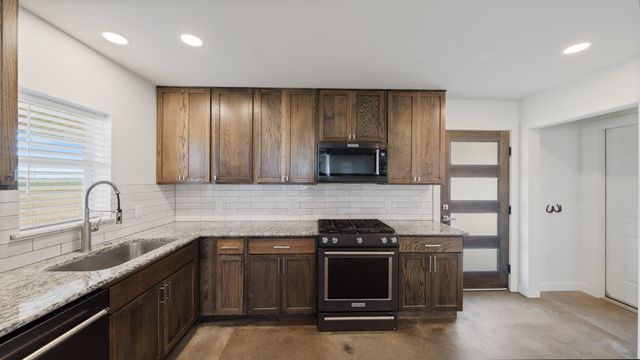 810 Vz County Road 2305, Canton, TX 75103