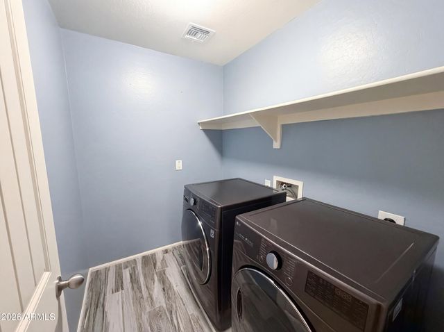 7763 W PIPESTONE Place, Phoenix, AZ 85035