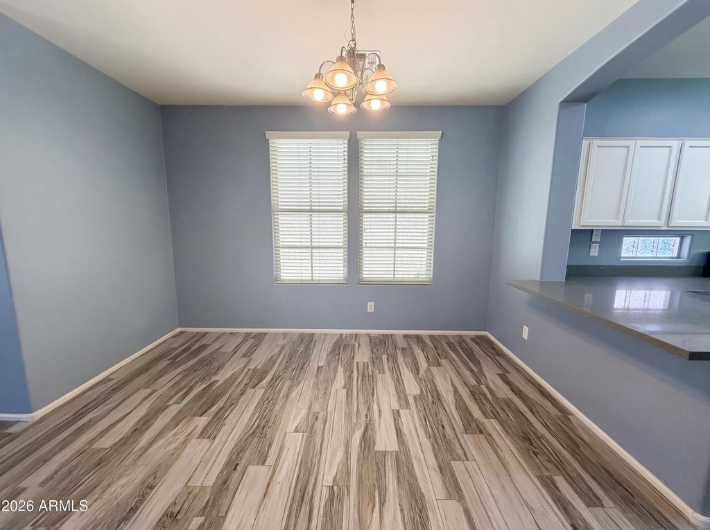 Image 14 of property listing at 7763 W PIPESTONE Place, Phoenix, AZ 85035