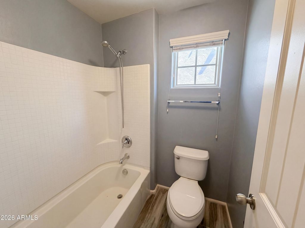 Image 23 of property listing at 7763 W PIPESTONE Place, Phoenix, AZ 85035