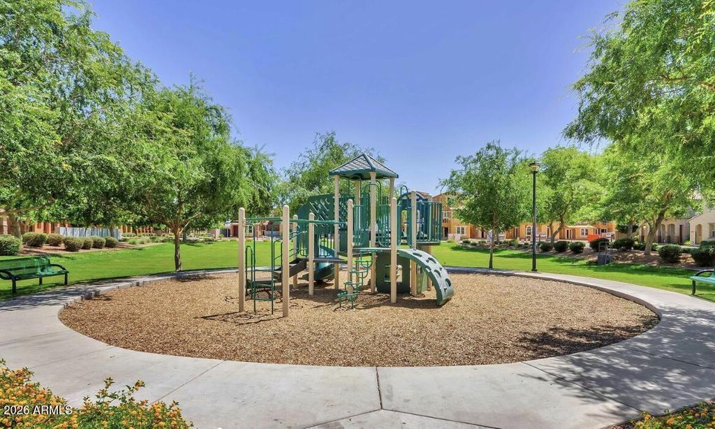 Image 32 of property listing at 7763 W PIPESTONE Place, Phoenix, AZ 85035