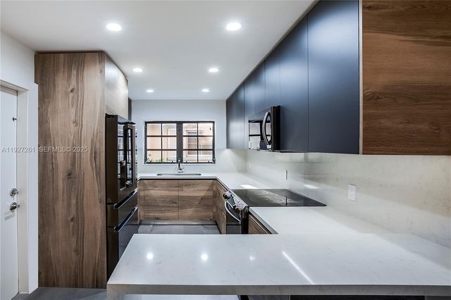 407 Minorca Ave, Coral Gables, FL 33134