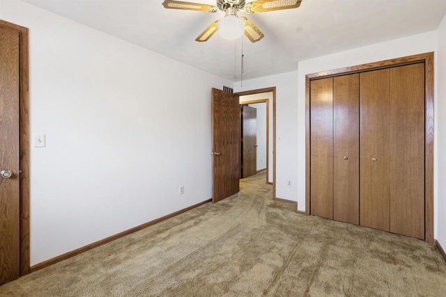 2533 FOND DU LAC ROAD, Oshkosh, WI 54902