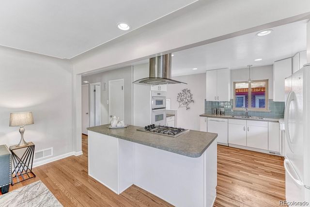 3423 W 39th Avenue, Denver, CO 80211