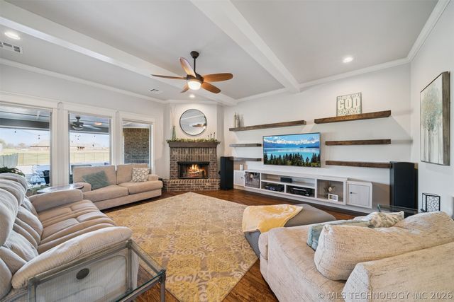 2913 Cross Creek Drive, Oologah, OK 74053