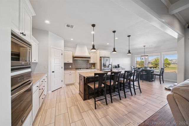 2913 Cross Creek Drive, Oologah, OK 74053