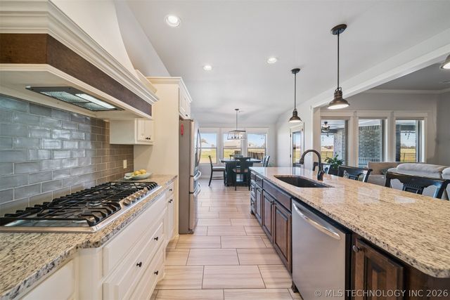 2913 Cross Creek Drive, Oologah, OK 74053