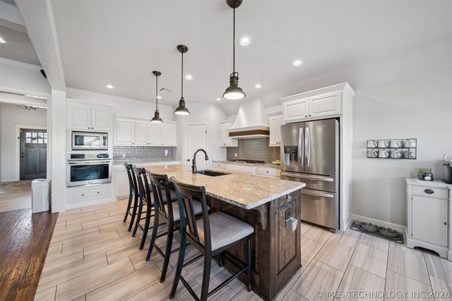 2913 Cross Creek Drive, Oologah, OK 74053