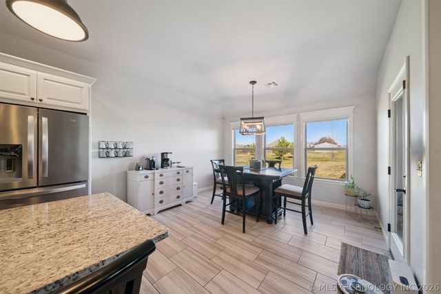 2913 Cross Creek Drive, Oologah, OK 74053