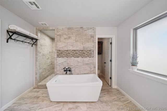 2913 Cross Creek Drive, Oologah, OK 74053