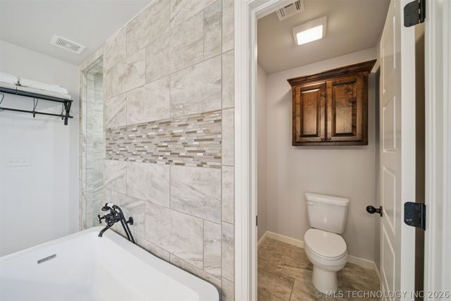 2913 Cross Creek Drive, Oologah, OK 74053