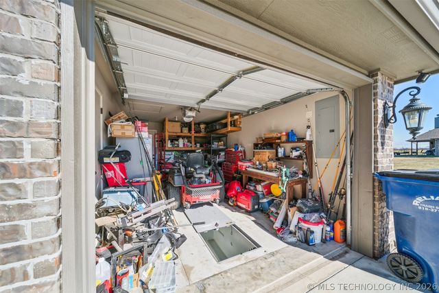 2913 Cross Creek Drive, Oologah, OK 74053