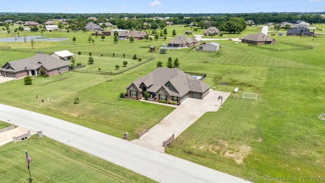 2913 Cross Creek Drive, Oologah, OK 74053