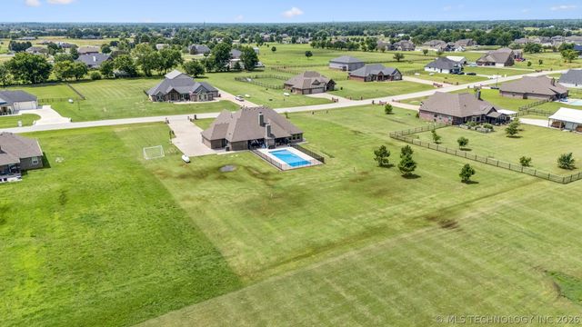2913 Cross Creek Drive, Oologah, OK 74053