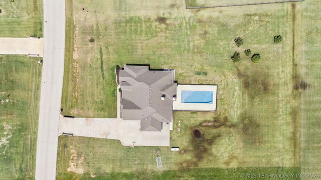 2913 Cross Creek Drive, Oologah, OK 74053