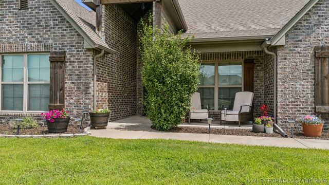 2913 Cross Creek Drive, Oologah, OK 74053