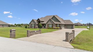 2913 Cross Creek Drive, Oologah, OK 74053