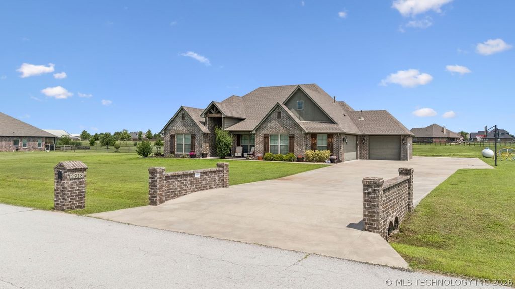 2913 Cross Creek Drive, Oologah, OK 74053