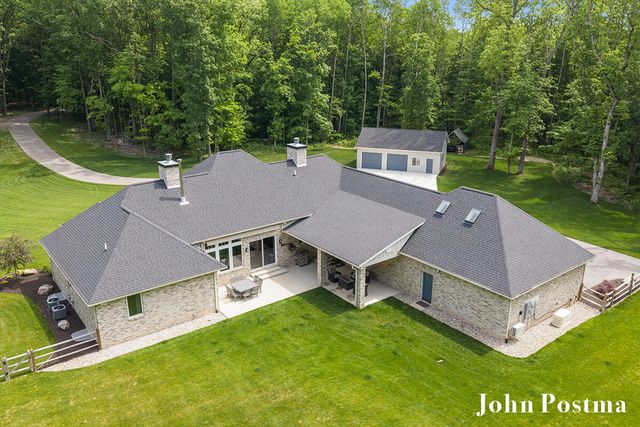 1565 Alden Nash Avenue, Lowell, MI 49331