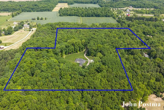 1565 Alden Nash Avenue, Lowell, MI 49331