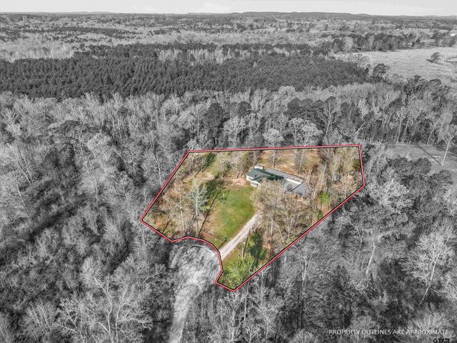 136 W Basil Dr., Diana, TX 75640