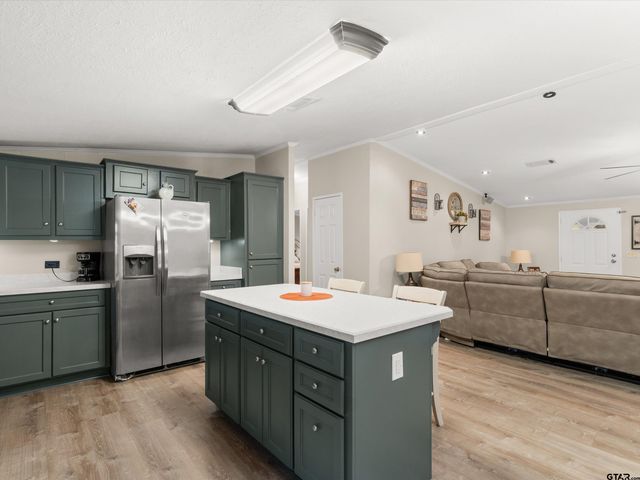 136 W Basil Dr., Diana, TX 75640