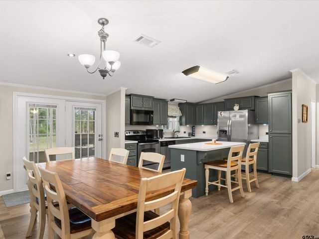 136 W Basil Dr., Diana, TX 75640